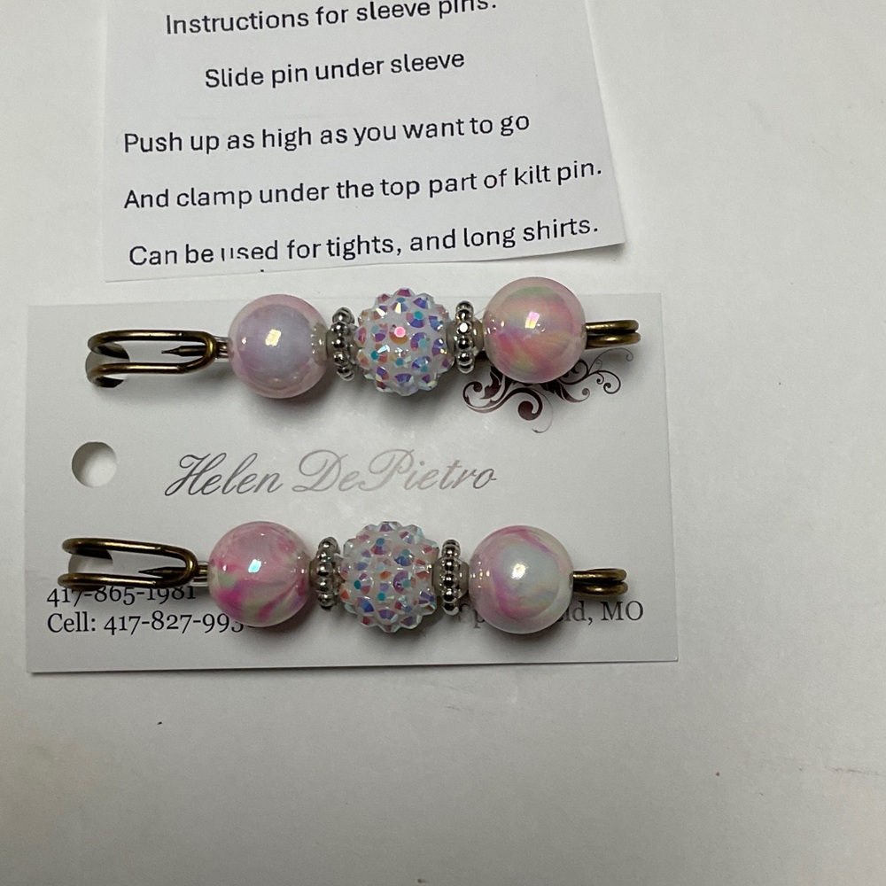 Pink and White Beaded Sweater Clips makes no holes and sleeves